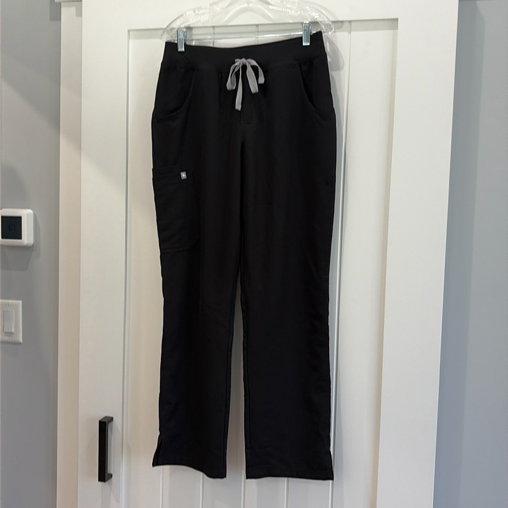 Black Fig scrub pants size M great pockets!